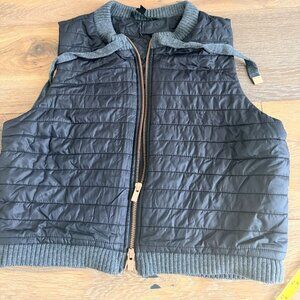 Athleta Lightweight Padded Vest - Size Small